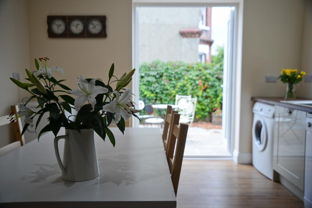 Park House Villa Worthing Room photo