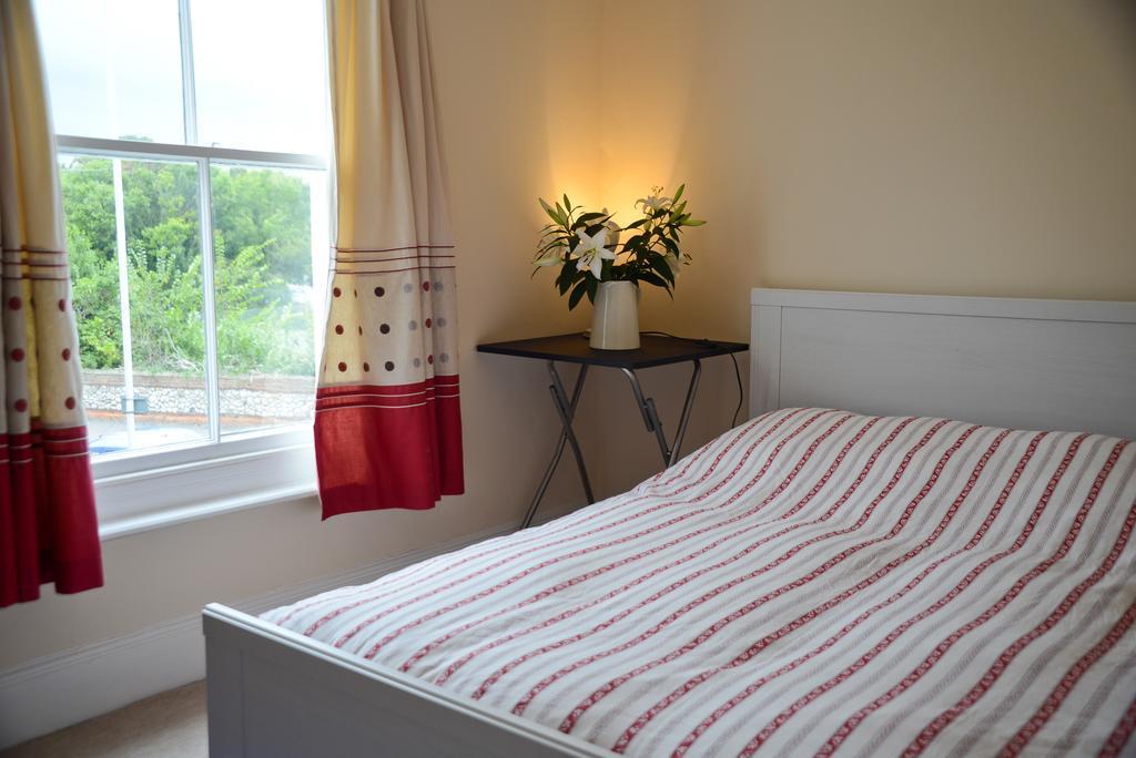 Park House Villa Worthing Room photo